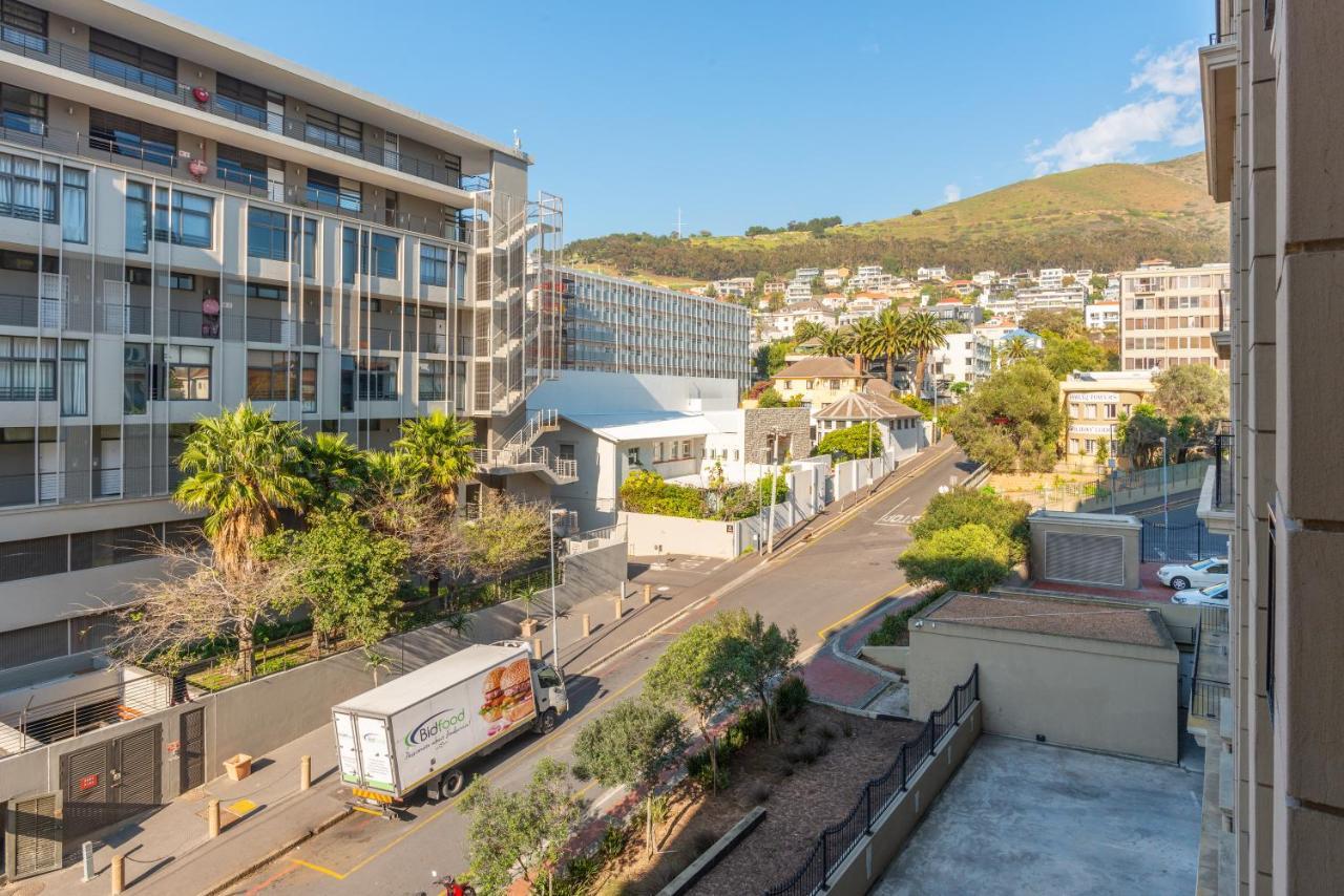 Cape Royale I Whosting Apartment Cape Town Exterior photo